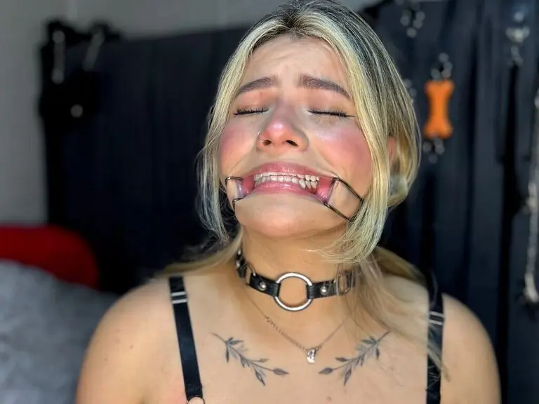 Record Nude SophieNicholson